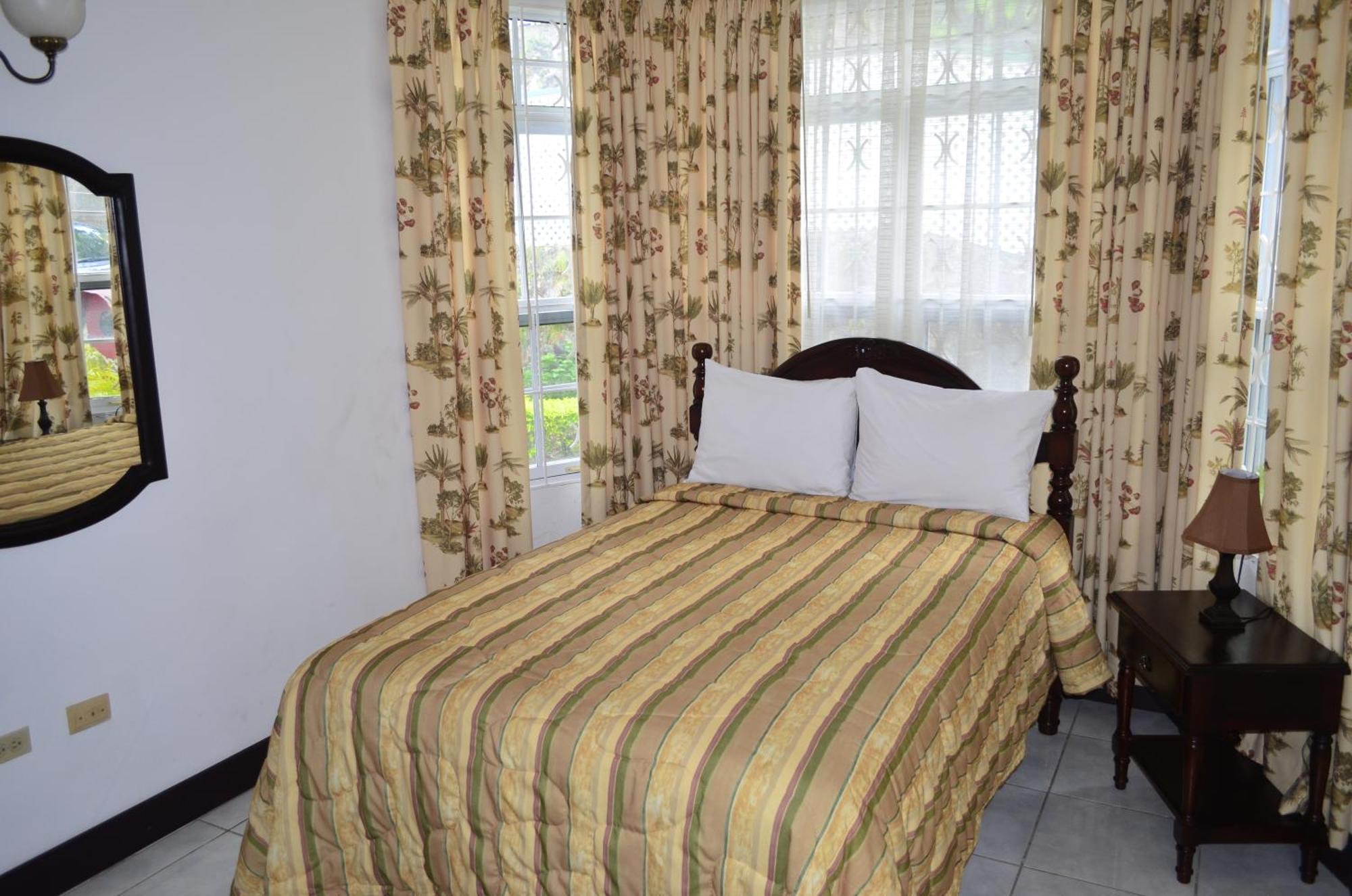 Pink Rock Inn Bed&Breakfast Ocho Rios Exterior foto
