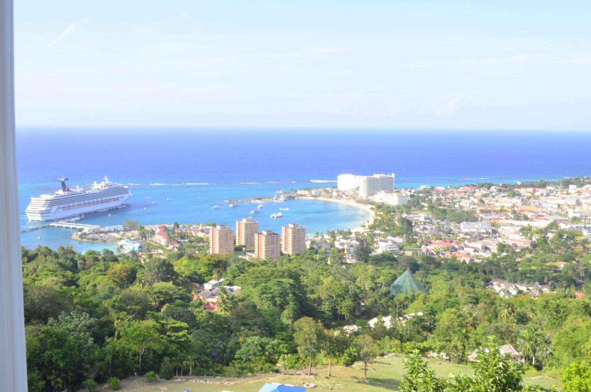 Pink Rock Inn Bed&Breakfast Ocho Rios Exterior foto