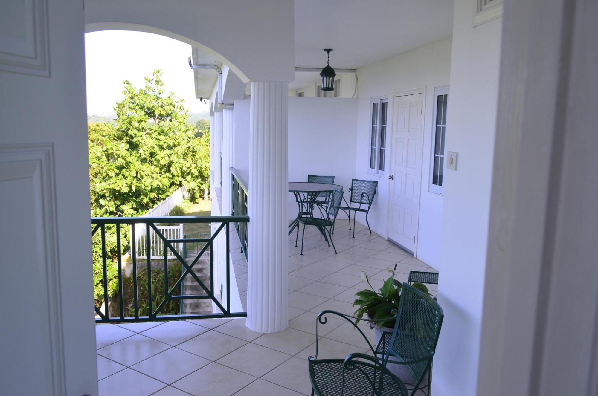 Pink Rock Inn Bed&Breakfast Ocho Rios Exterior foto